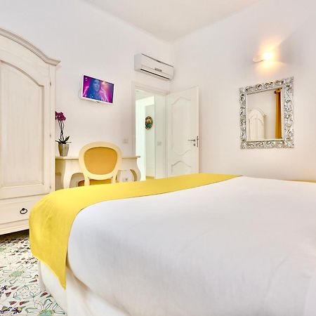 Smeraldo Holiday House Конка-дей-Марині Номер фото