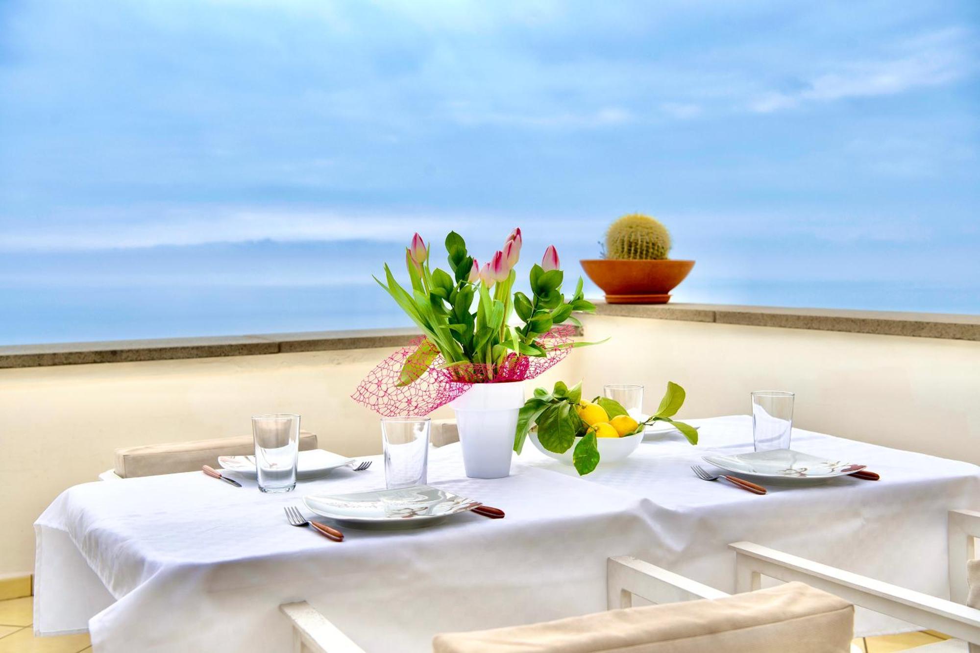Smeraldo Holiday House Конка-дей-Марині Номер фото